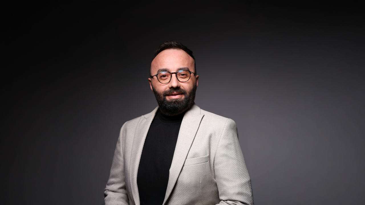 Türkiye’deki fintek girişimleri, 2025 ve sonrası için gözünü yurtdışı pazarlara dikmiş durumda. Afrika, Orta Asya ve Körfez ülkelerinde dijital bankacılığın henüz gelişmediği ortamlar, Türk çözümleri için büyük bir potansiyel sunuyor diyen Ödüyo Genel Müdürü Erman Yapıcı, Türkiye’nin, “B2B fintek ihracatı” konusunda da bölgesel merkez olma yolunda ilerlediğini açıkladı.