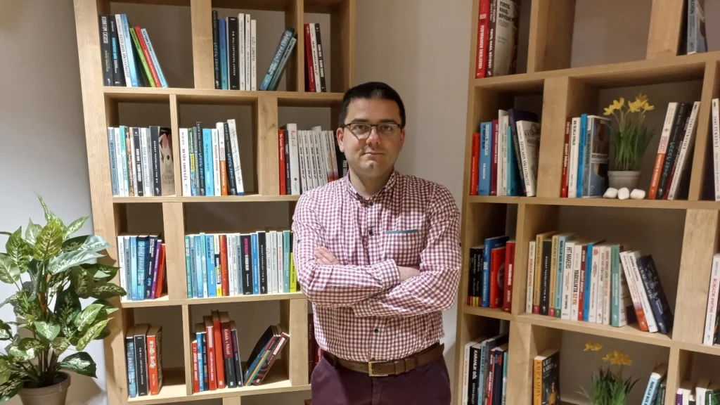 Şerafettin Özsoy Kütüphanesinde